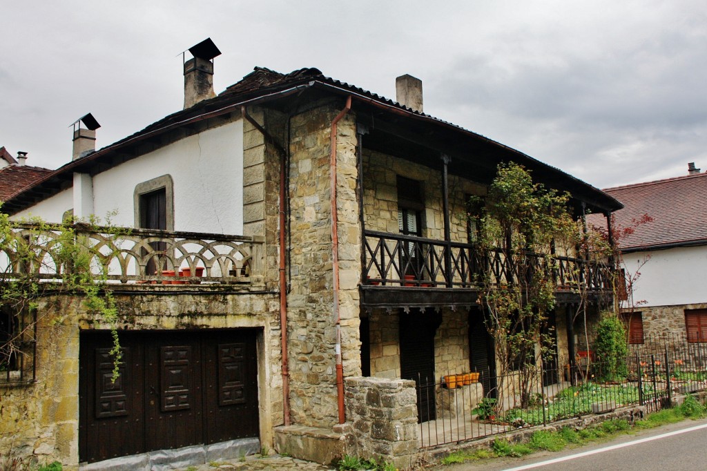 Foto: Vista del pueblo - Ezcároz (Navarra), España