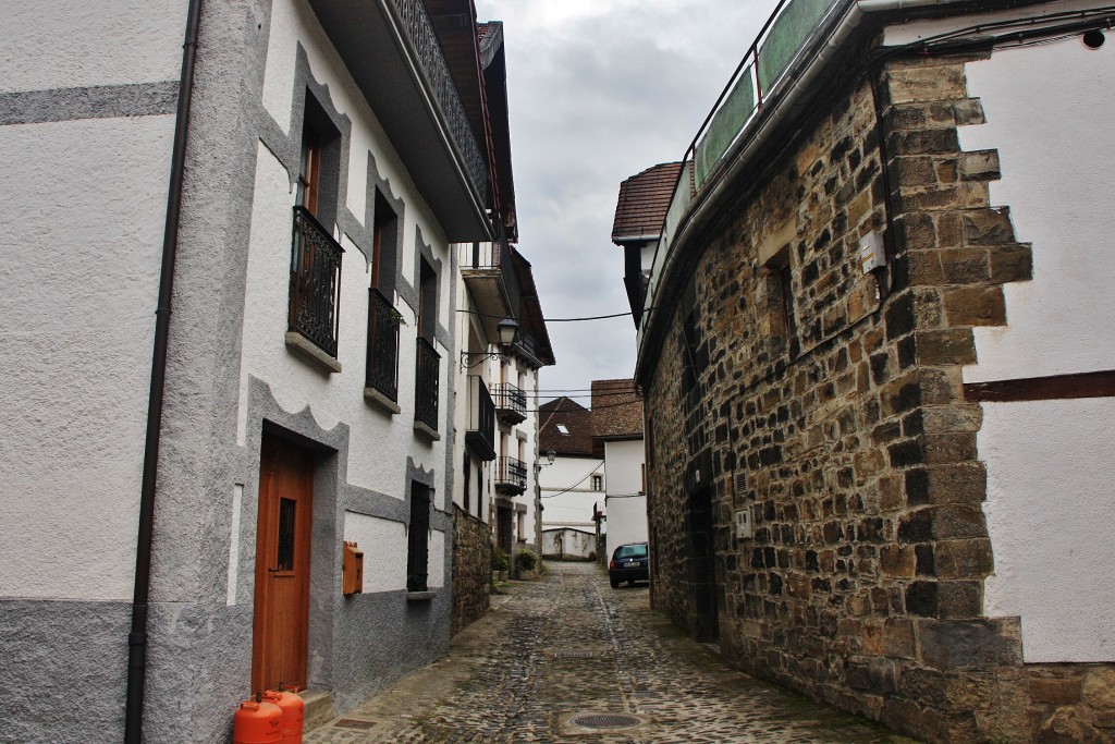 Foto: Vista del pueblo - Ezcároz (Navarra), España