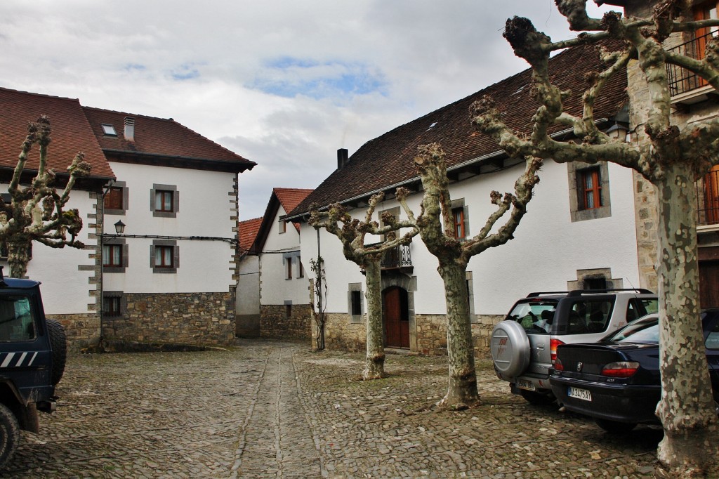 Foto: Vista del pueblo - Ochagavía (Navarra), España