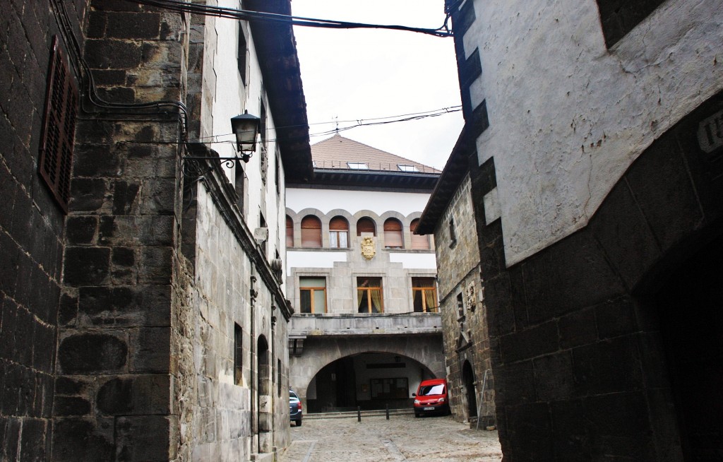 Foto: Vista del pueblo - Ochagavía (Navarra), España
