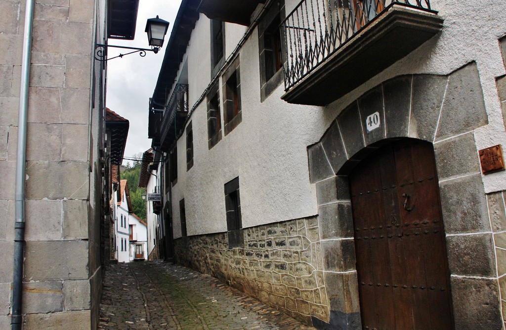 Foto: Vista del pueblo - Ochagavía (Navarra), España