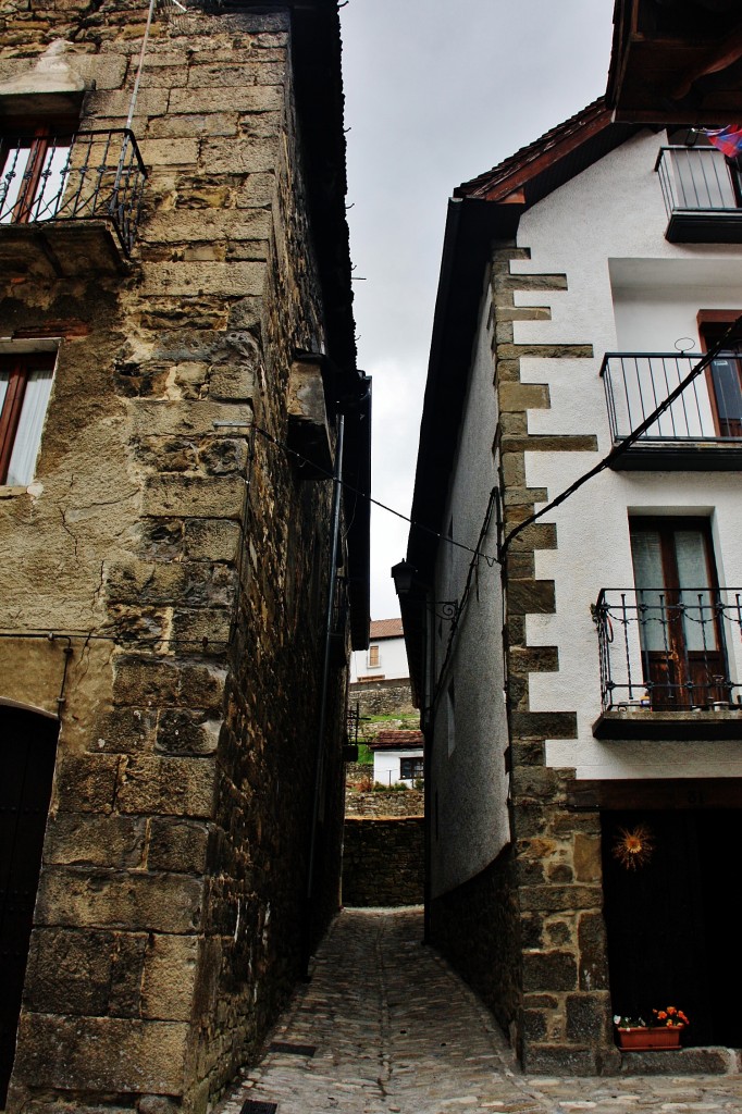 Foto: Vista del pueblo - Ochagavía (Navarra), España