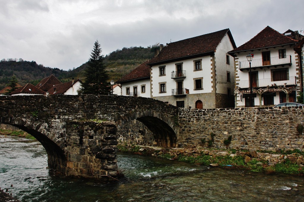 Foto: Puente románico - Ochagavía (Navarra), España