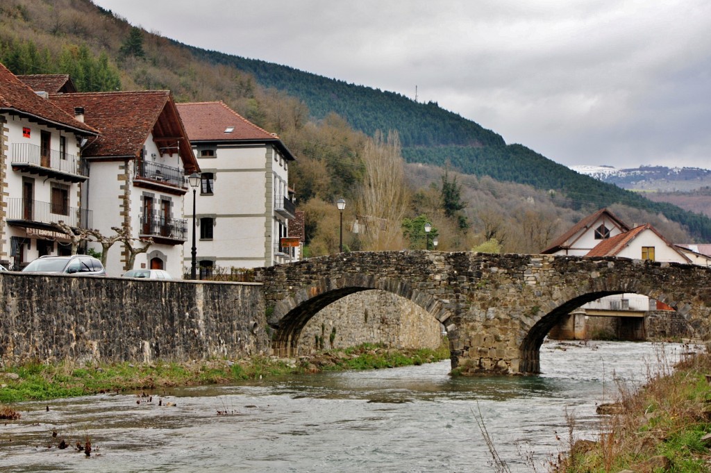 Foto: Puente románico - Ochagavía (Navarra), España
