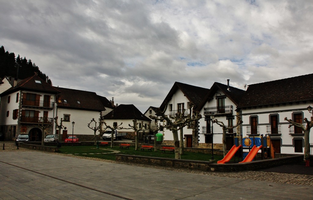 Foto: Vista del pueblo - Ochagavía (Navarra), España