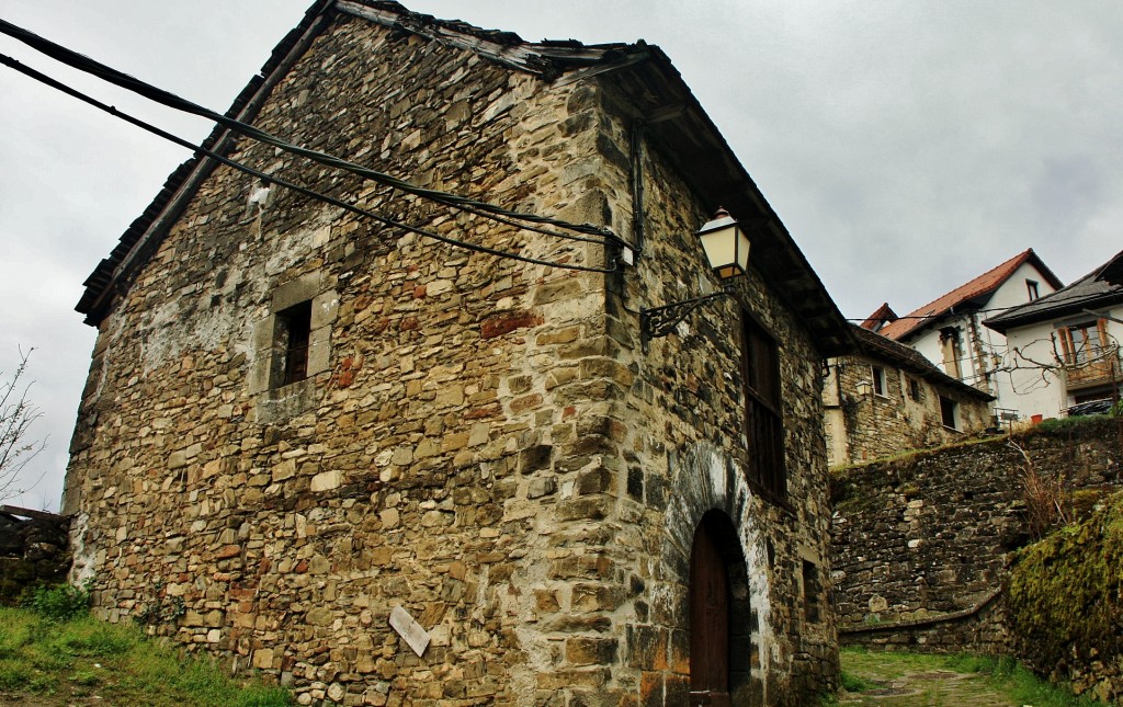 Foto: Vista del pueblo - Uztarroz (Navarra), España
