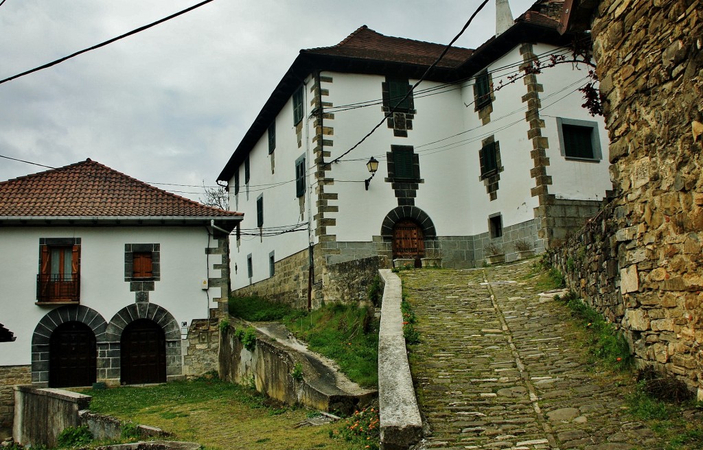 Foto: Vista del pueblo - Uztarroz (Navarra), España