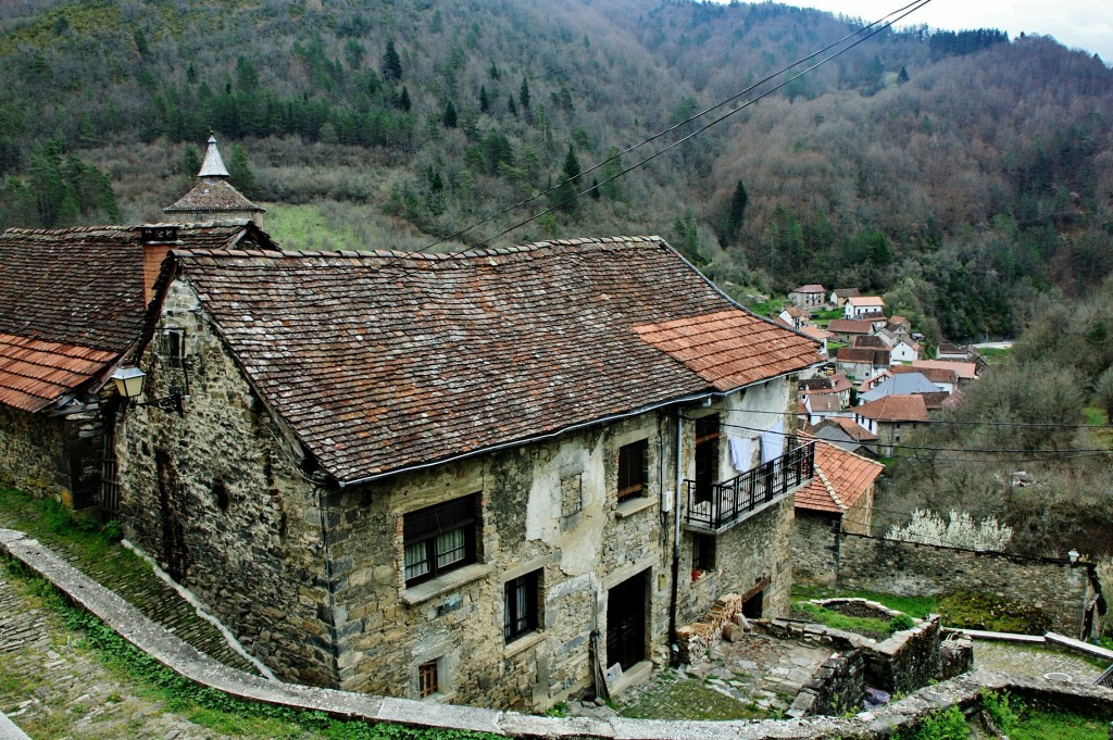 Foto: Vista del pueblo - Uztarroz (Navarra), España