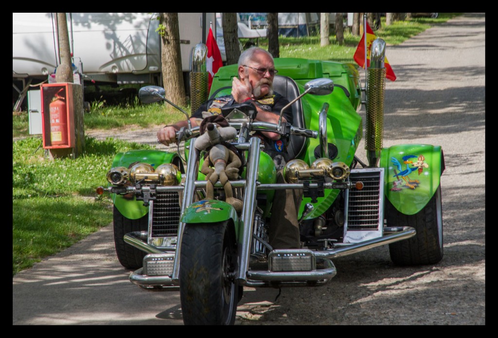 Foto: Moteros en Oto - Oto (Huesca), España