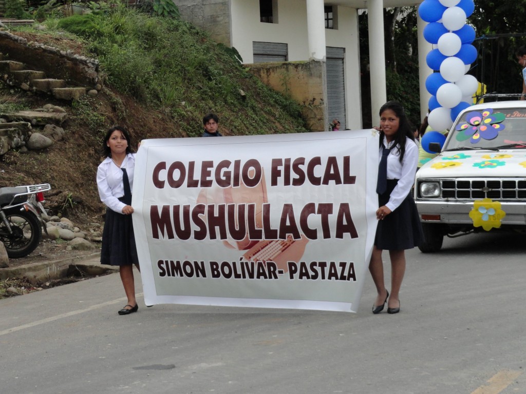 Foto: Colegio Mushullacta - Simón Bolívar (Mushullacta) (Pastaza), Ecuador