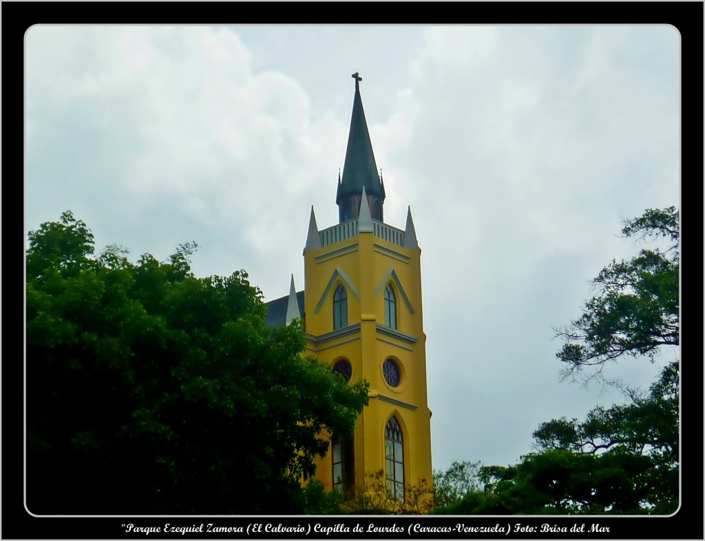 Foto: Capilla de Nuestra Señora de Lourdes (Parque Ezequiel Zamora-El Calvario) - Caracas (El Calvario) (Distrito Capital), Venezuela