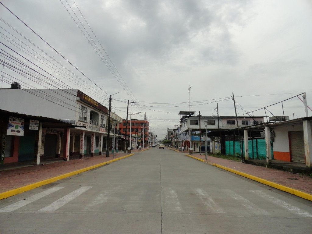 Foto: Calle de la ciudad - Lago Agrio (Sucumbios), Ecuador