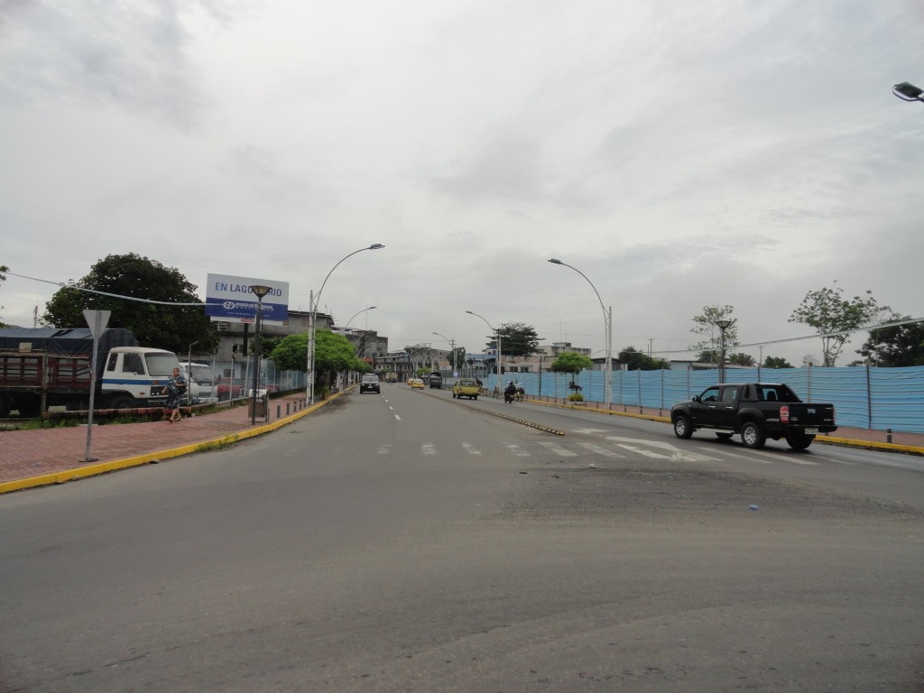 Foto: Calle de la ciudad - Lago Agrio (Sucumbios), Ecuador