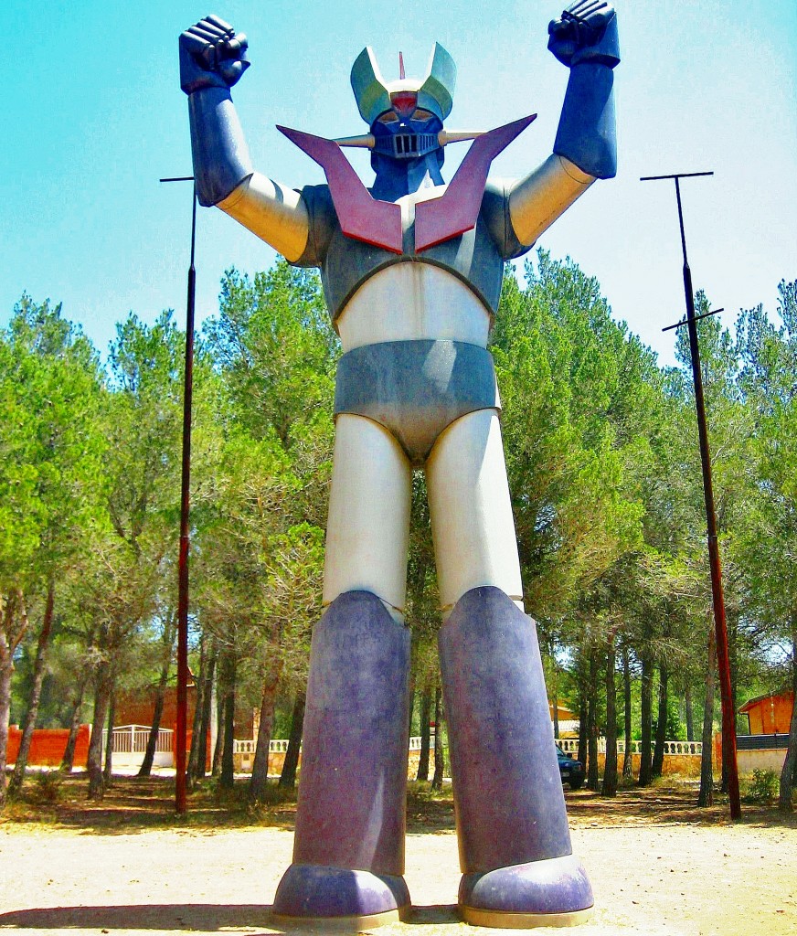 Foto: Estatua del Mazinger Z - El Pla de Santa María (Tarragona), España