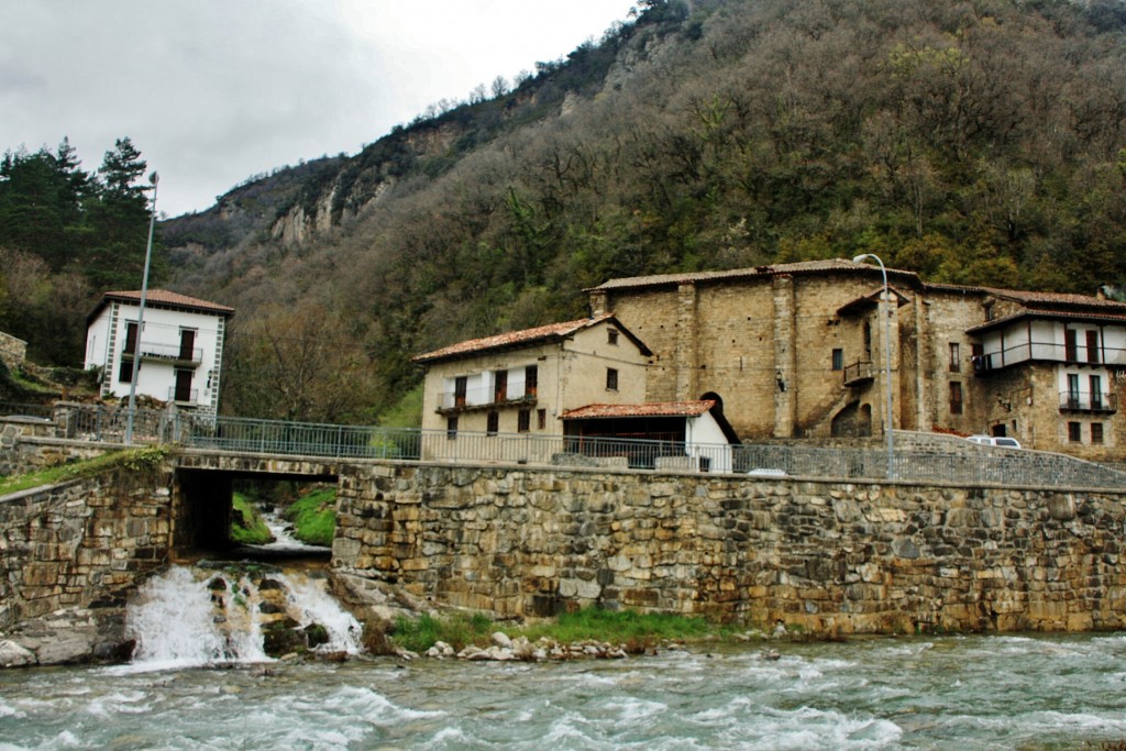 Foto: Vista del pueblo - Urzainqui (Navarra), España