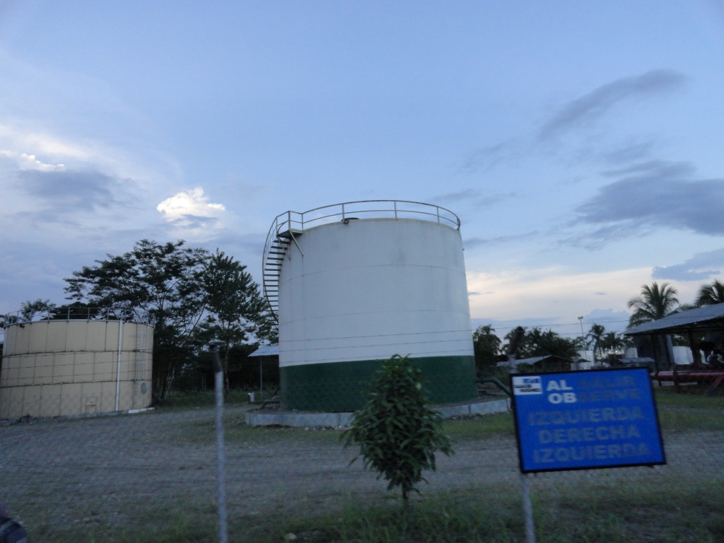 Foto: Estacion de bombeo - Nueva Loja (Lago Agrio) (Sucumbios), Ecuador