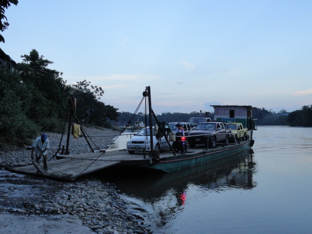 Foto: Gabarra - Nueva Loja (Lago Agrio) (Sucumbios), Ecuador
