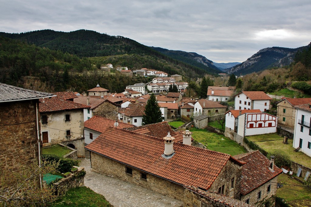 Foto: Vista del pueblo - Roncal (Navarra), España