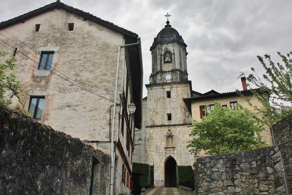 Foto: Iglesia de San Martín de Tours - Lesaka (Navarra), España