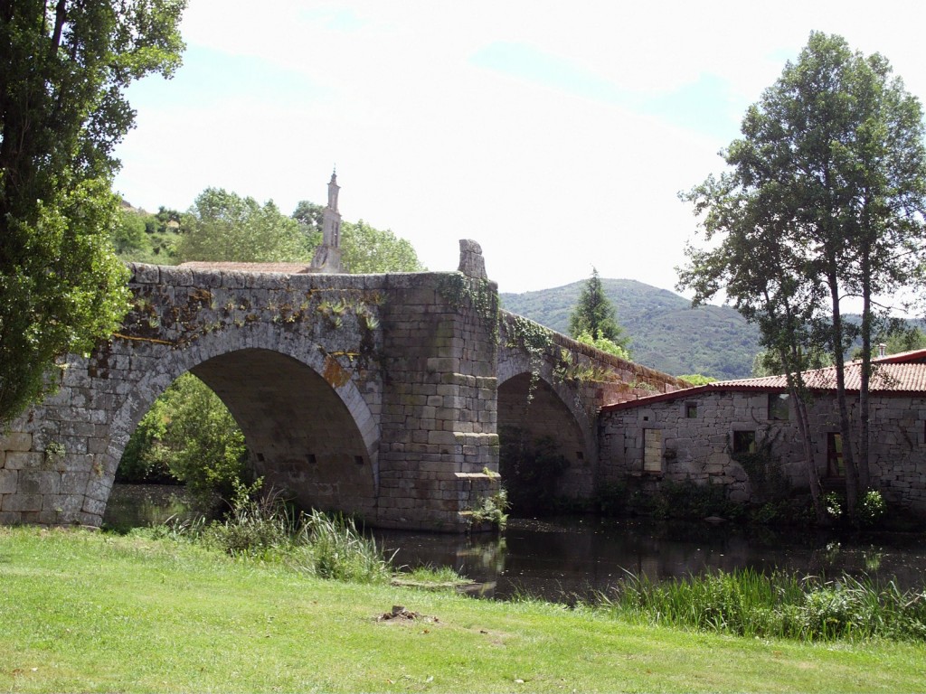Foto: Puente Romano.Rio Arnoia - Allariz (Ourense), España