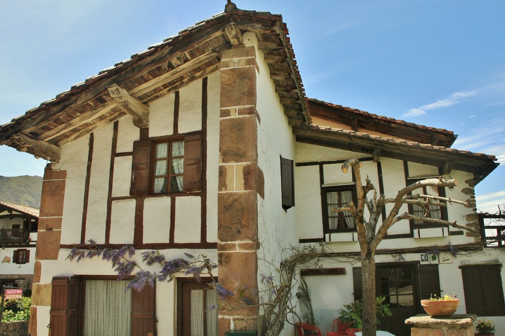 Foto: Centro histórico - Zugarramurdi (Navarra), España