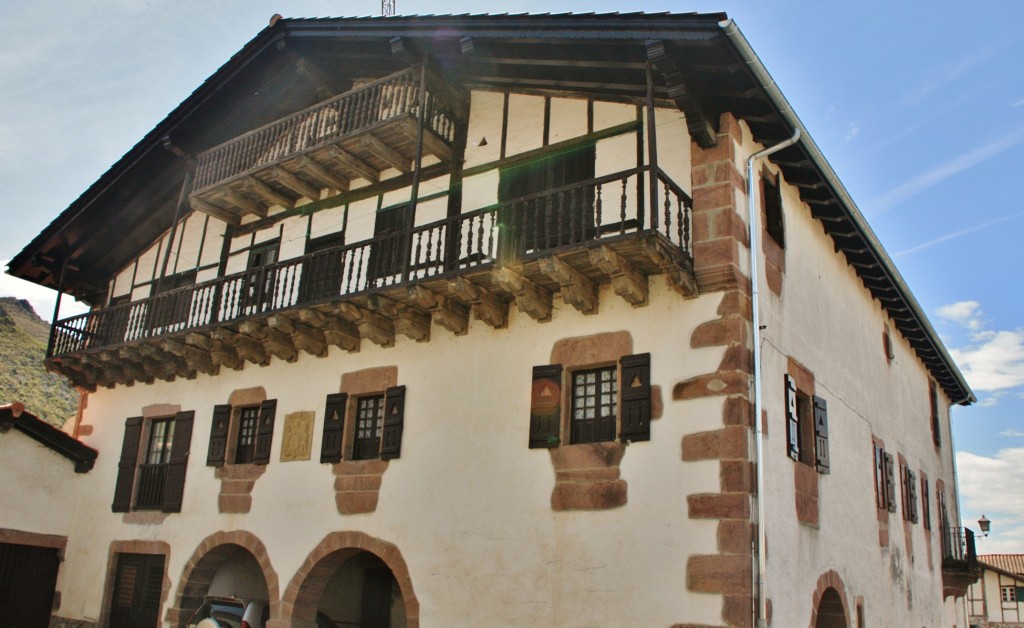 Foto: Centro histórico - Zugarramurdi (Navarra), España