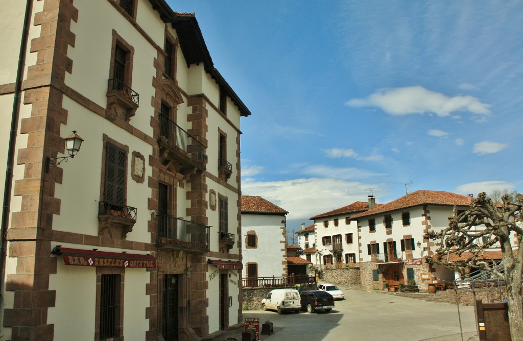 Foto: Centro histórico - Zugarramurdi (Navarra), España