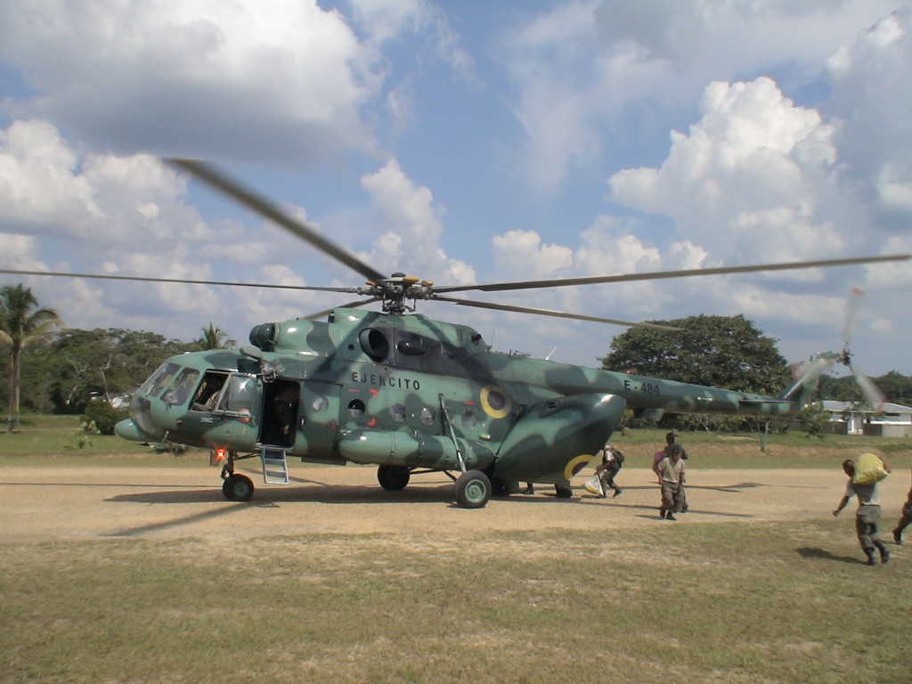 Foto: Elicoptero - Lorocahi (Pastaza), Ecuador