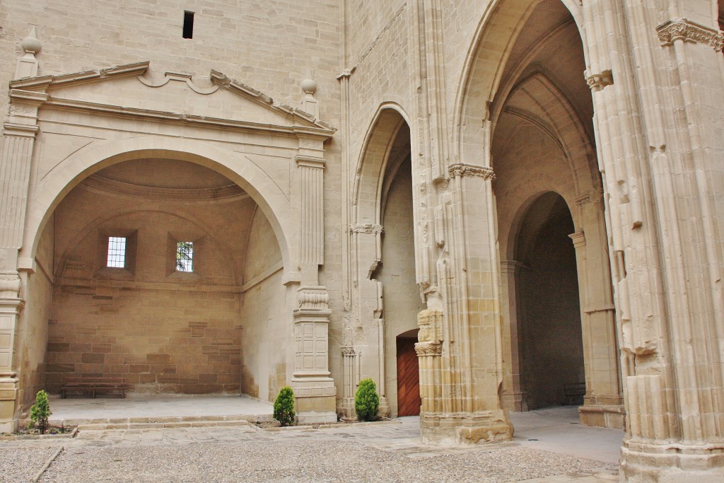 Foto: Igesia de San Pedro - Viana (Navarra), España