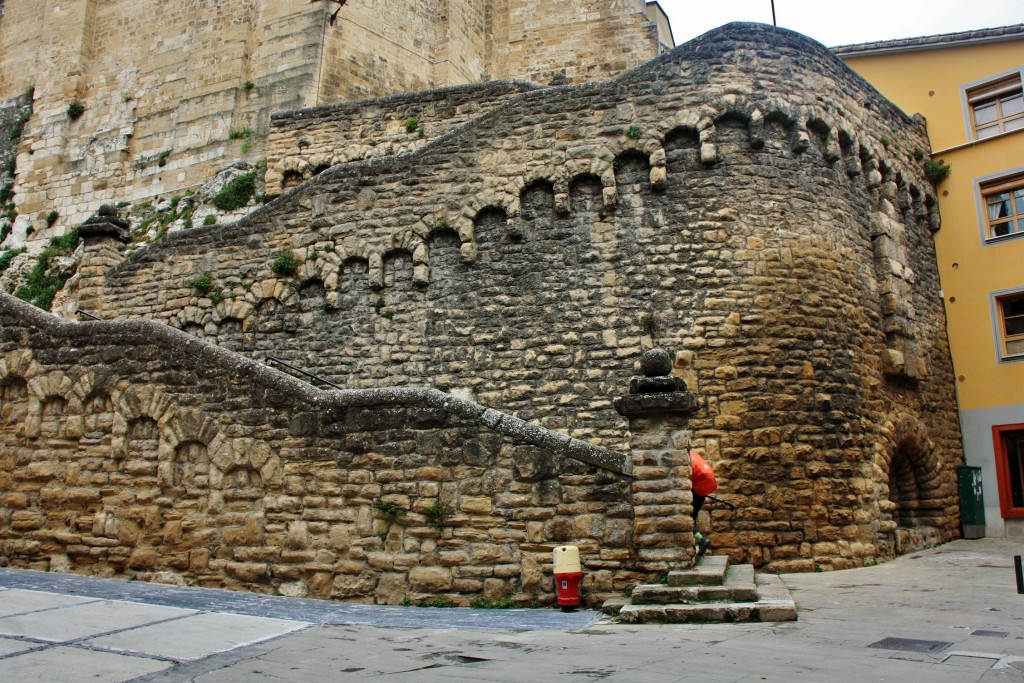 Foto: Escalera de la iglesia de San Miguel - Estella (Navarra), España