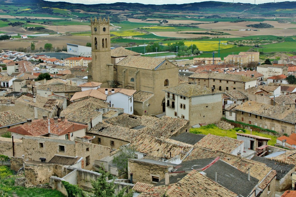 Foto: Vista del pueblo - Artajona (Navarra), España
