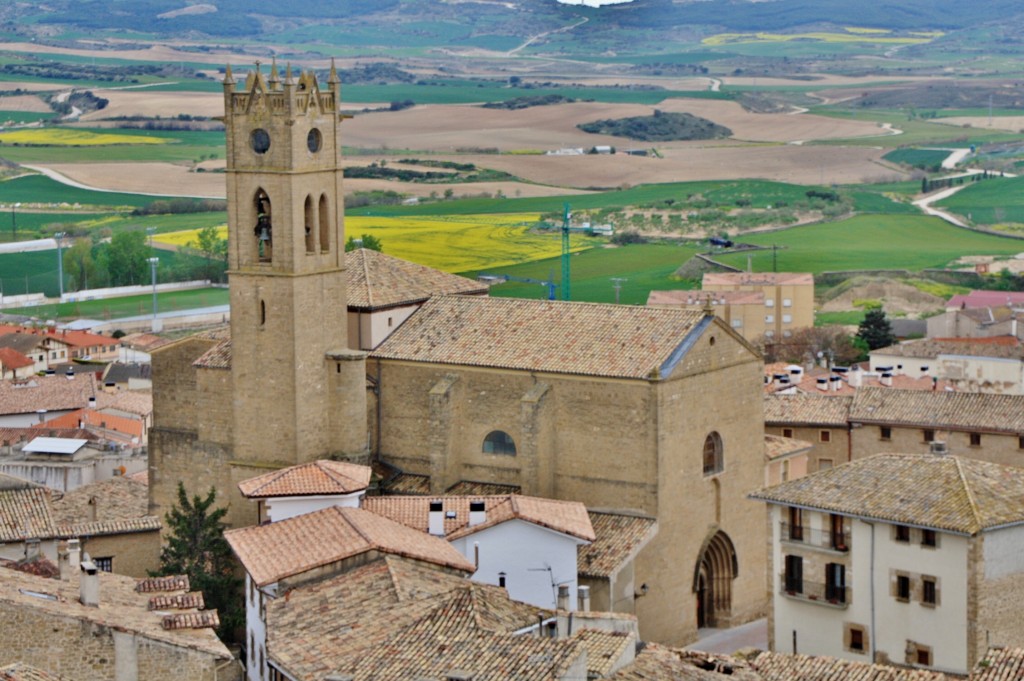 Foto: Vista del pueblo - Artajona (Navarra), España