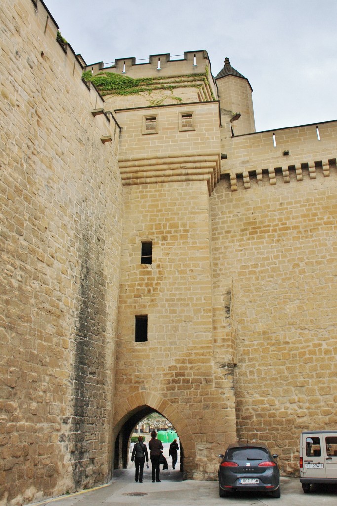 Foto: Puerta de la muralla - Olite (Navarra), España