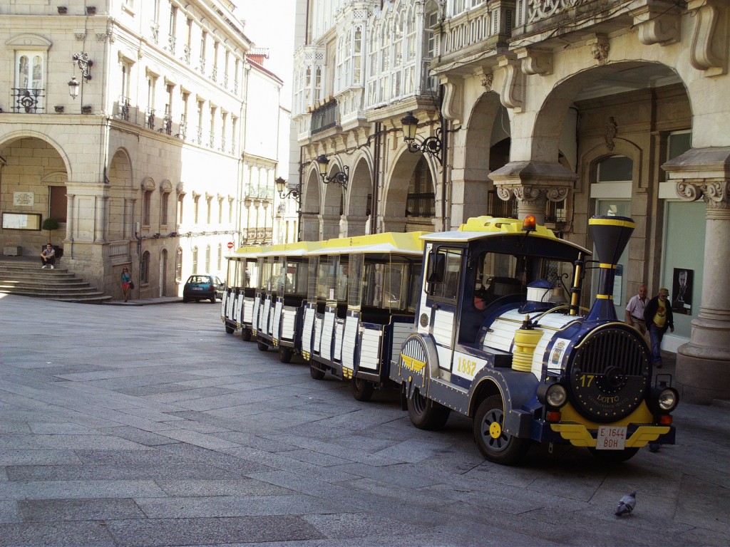Foto: PZA.MAYOR.-TREN TURISTICO - Orense (Ourense), España