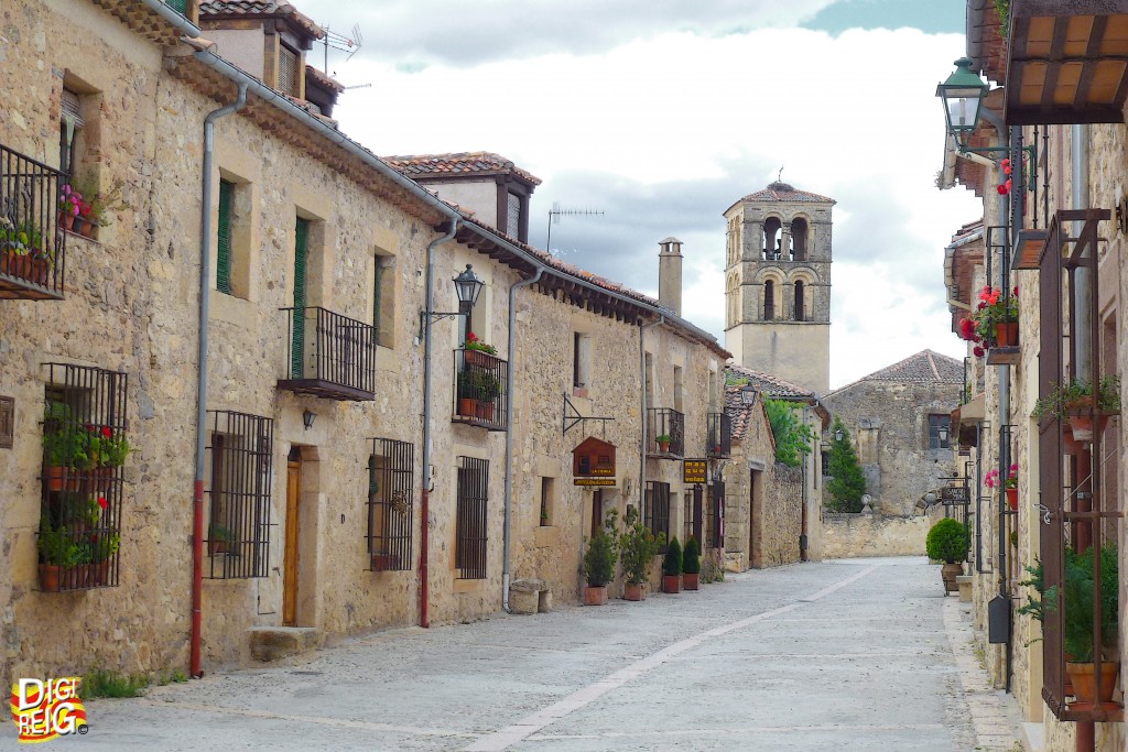 Foto: Calle del pueblo - Pedraza (Segovia), España