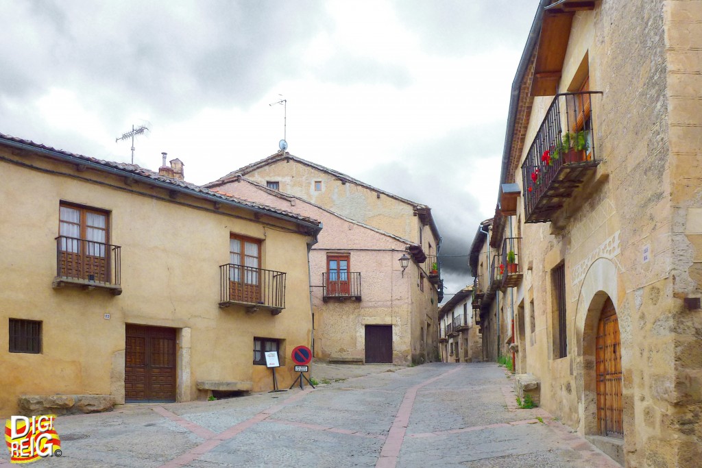Foto: Calle del pueblo - Pedraza (Segovia), España