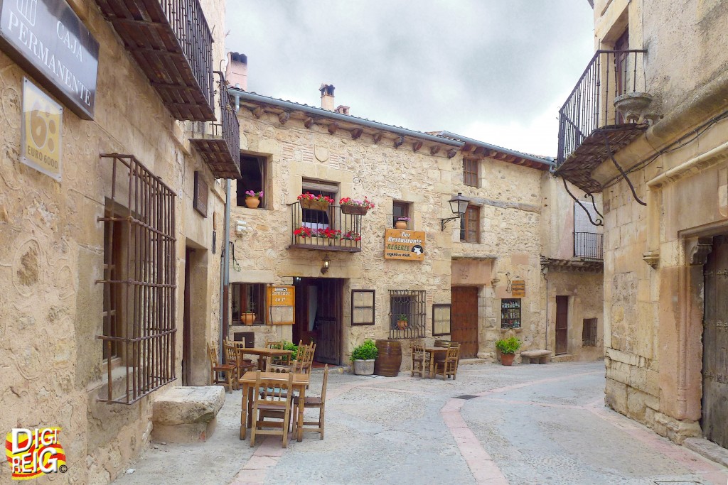 Foto: Calle del pueblo - Pedraza (Segovia), España