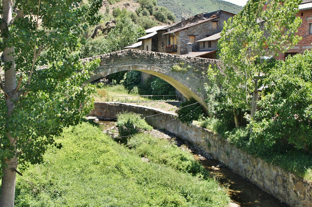 Foto: Puente medieval - Castellbò (Lleida), España