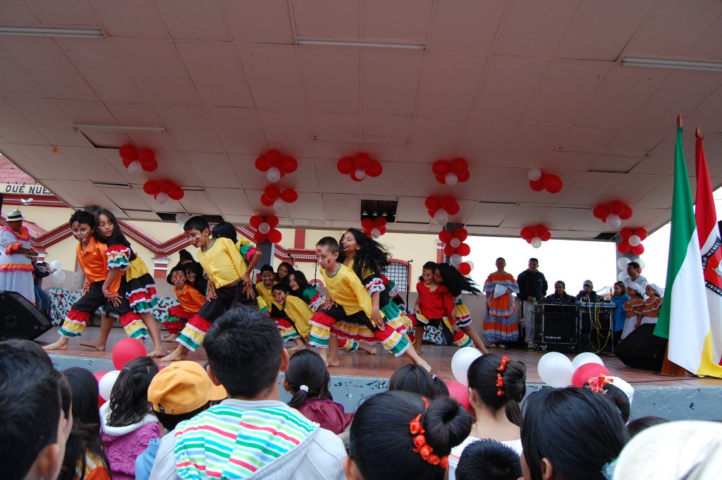 Foto: Festival de la Danza Colegio Isabel Valbuena Cifuentes - Vélez (Santander), Colombia