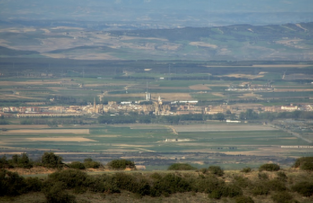 Foto: A lo lejos Olite - Ujué (Navarra), España