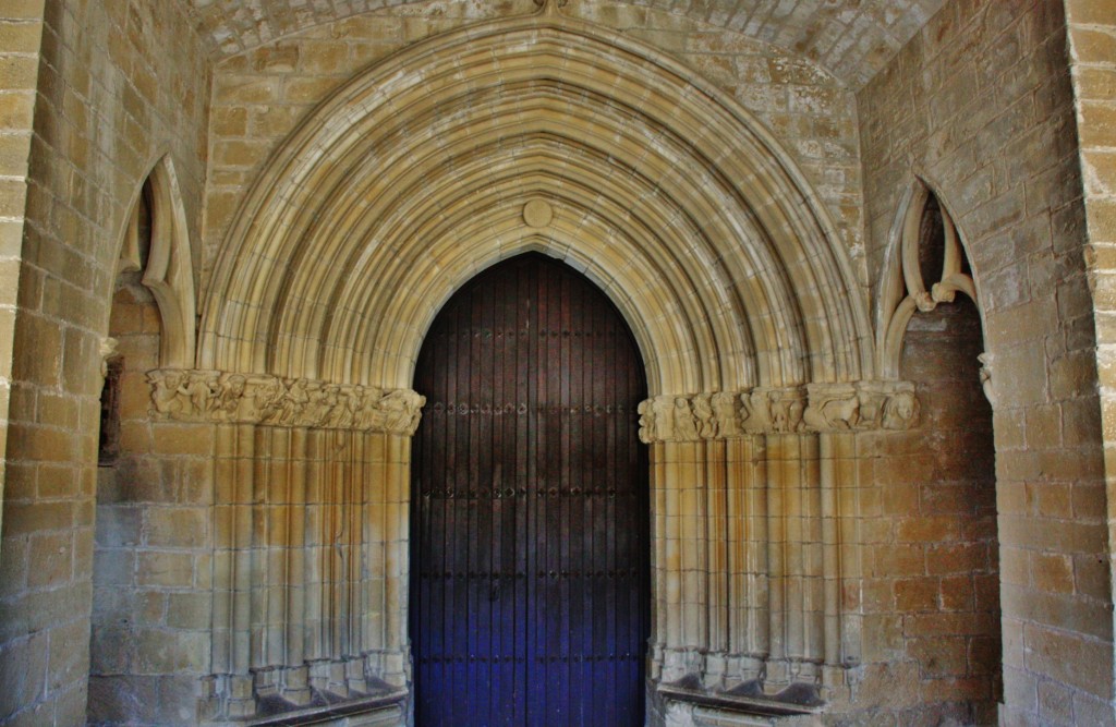 Foto: Iglesia fortaleza de Santa María - Ujué (Navarra), España
