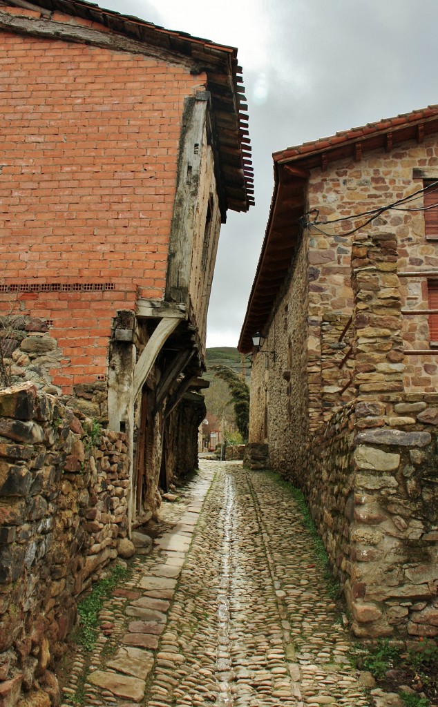 Foto: Vista del pueblo - Viniegra de Arriba (La Rioja), España