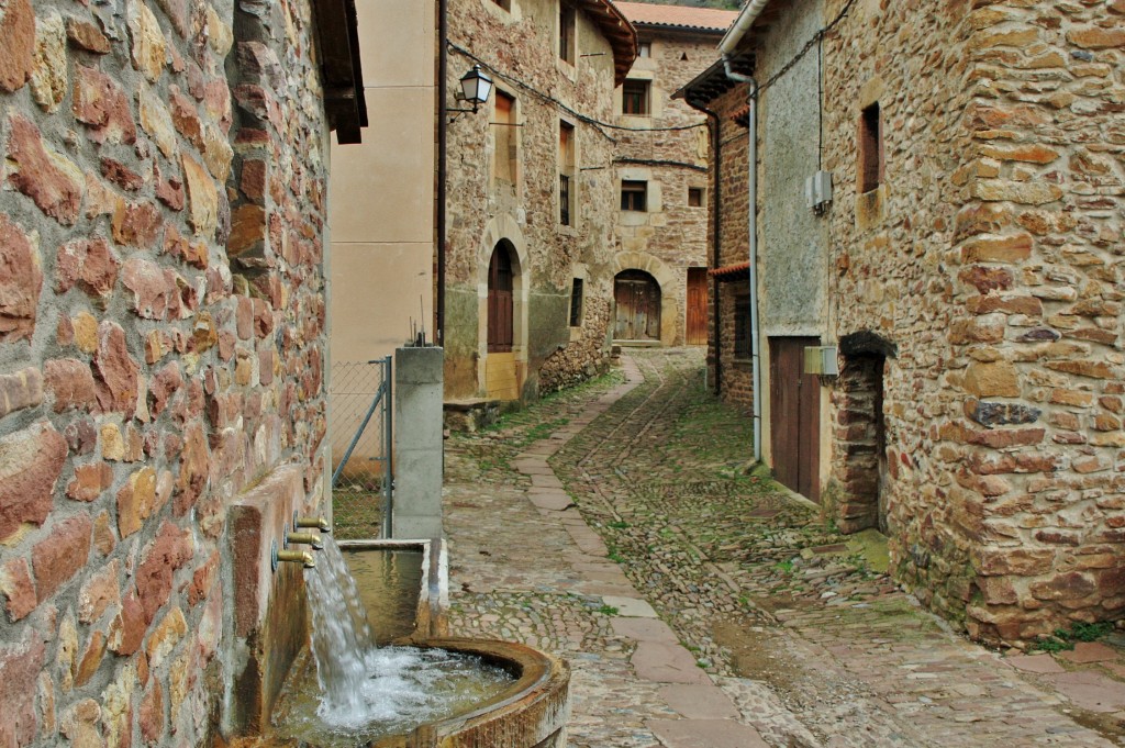 Foto: Vista del pueblo - Viniegra de Arriba (La Rioja), España