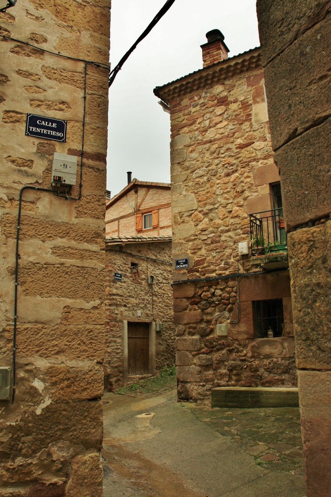 Foto: Vista del pueblo - Ventrosa (La Rioja), España