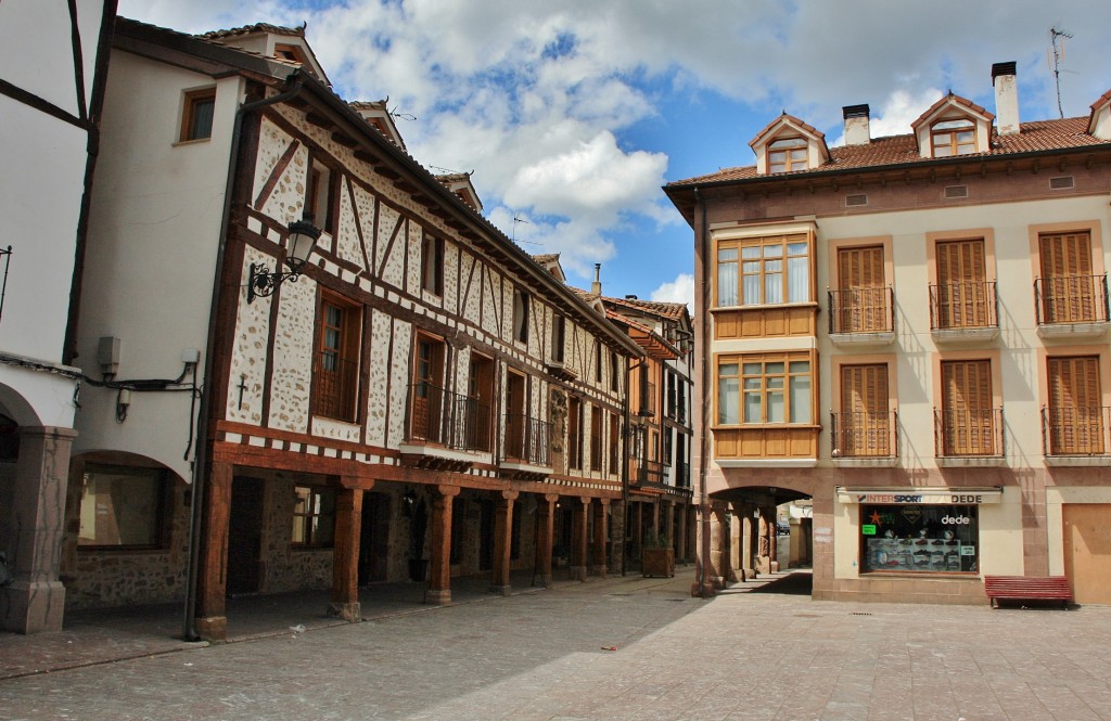 Foto: Centro histórico - Ezcaray (La Rioja), España
