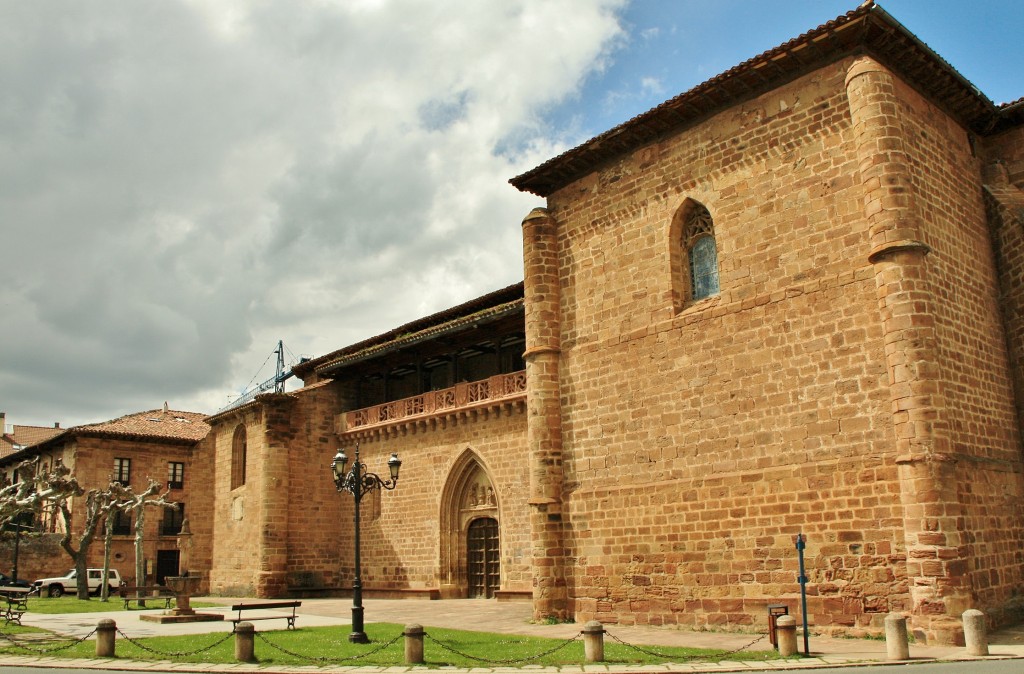Foto: Iglesia - Ezcaray (La Rioja), España