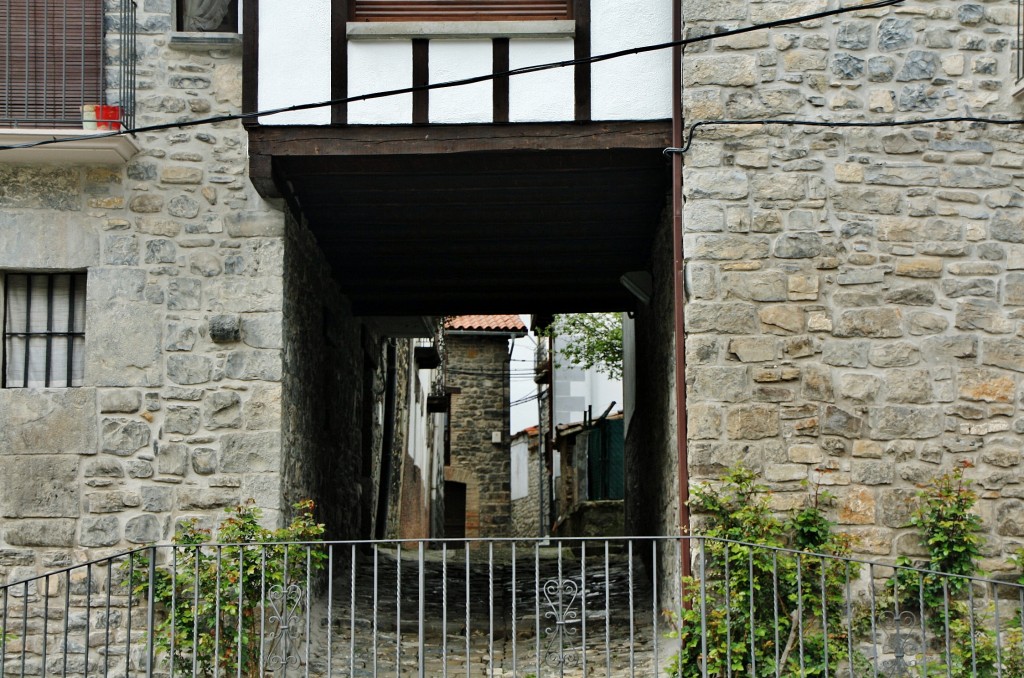 Foto: Centro histórico - Burgui (Navarra), España