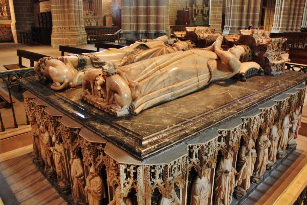 Foto: Catedral: mausoleo real - Pamplona (Navarra), España