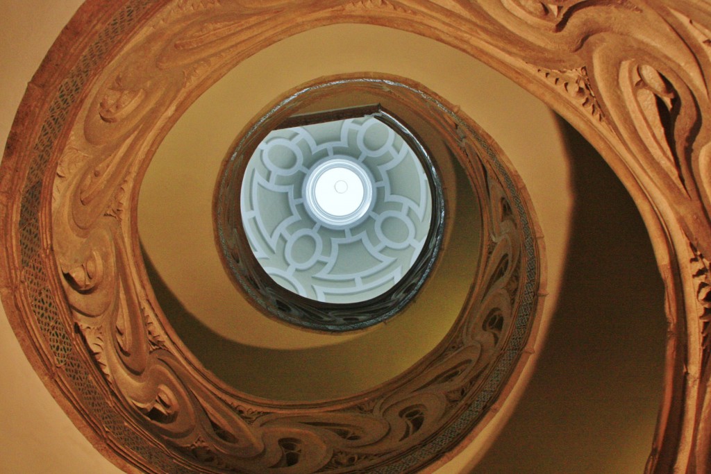 Foto: Catedral: escalera helicoidal - Pamplona (Navarra), España