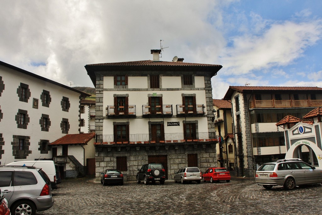 Foto: Vista del pueblo - Leitza (Navarra), España